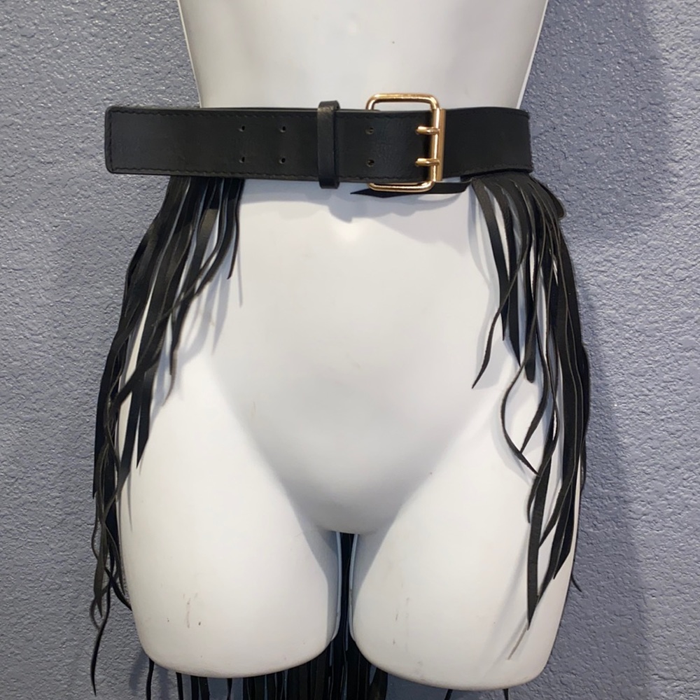 Fringed belt